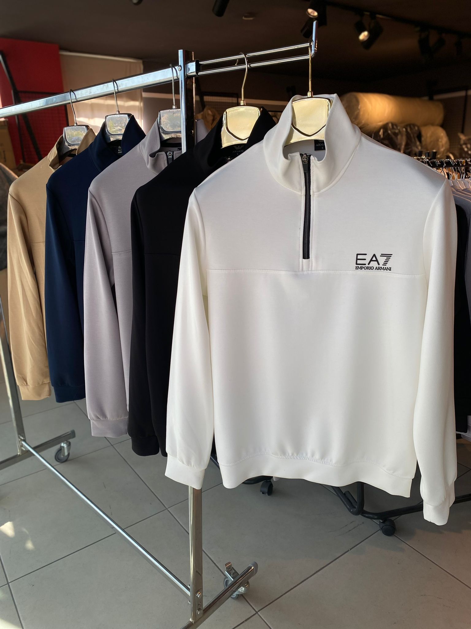 Emporio-Armani-yarim-fermuarli.jpeg Emporio Armani Uzun Kol Sweat - Görsel 1